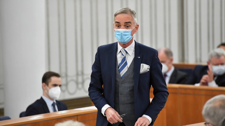 Senator PiS wykluczony z klubu PiS