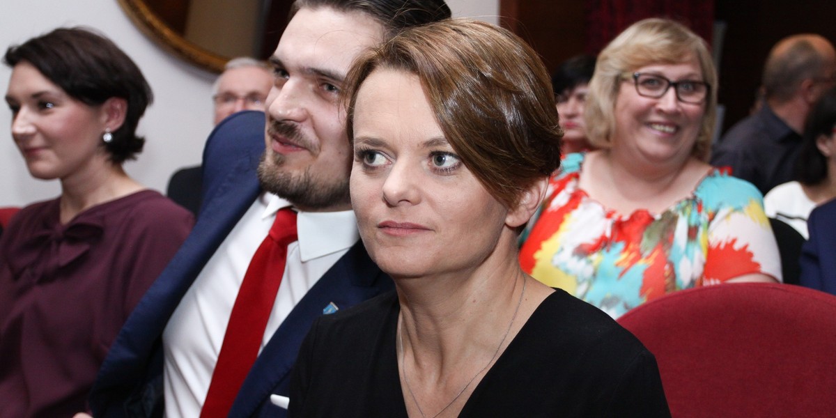 Minister Jadwiga Emilewicz wzięła się rozwiązanie problemu zatorów płatniczych