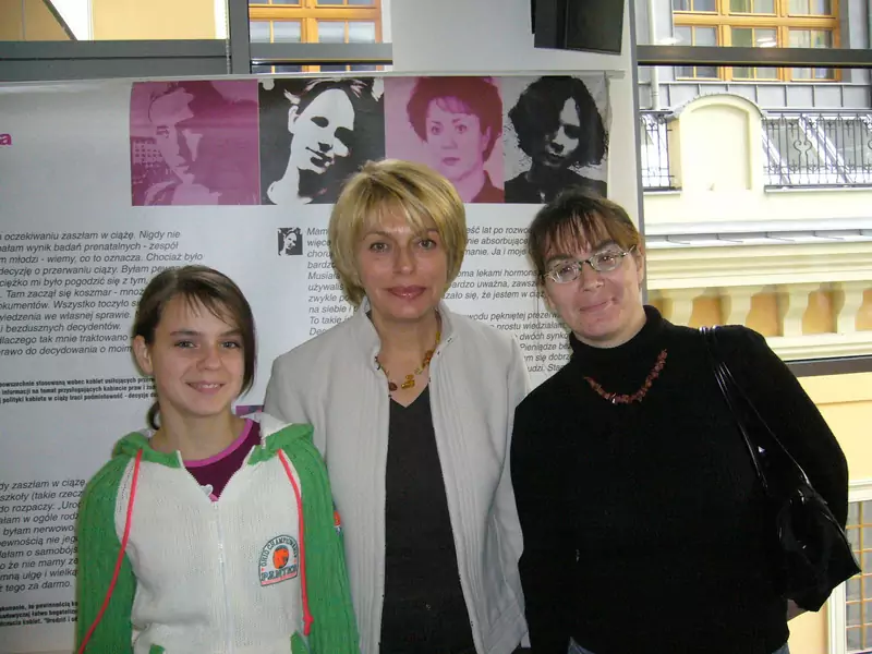 Od lewej: Julka,  Izabela Jaruga-Nowacka i Alicja Tysiąc / fot. dzięki uprzejmości rozmówczyni