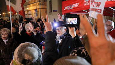 Zrobili "spontanicznego sylwestra" przed TAI. "Chcemy wolnych mediów"