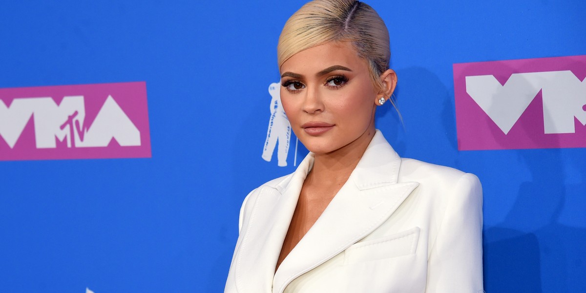 Kylie Jenner oficjalnie zostaje miliarderką. Sprzeda większość udziałów w swojej firmie Kylie Kosmetics za ponad 600 milionów dolarów