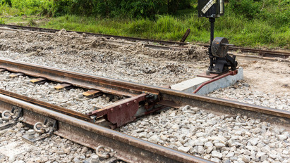Vasúti sínek mellett találtak egy holttestet Pest megyében