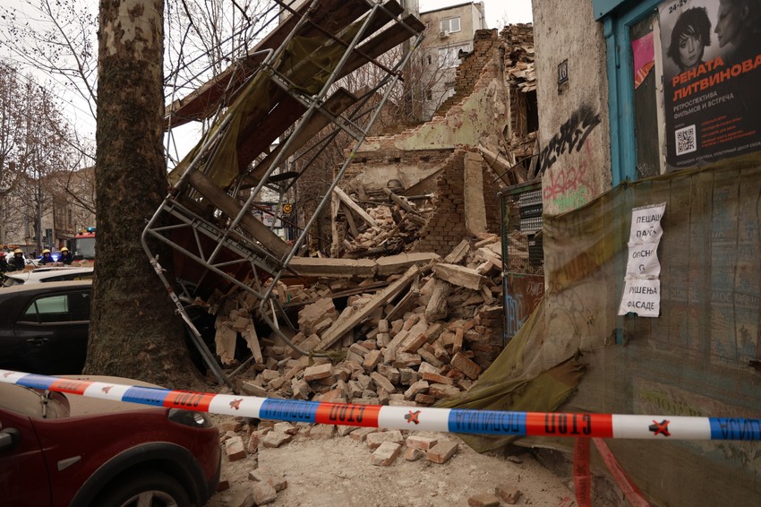 Srušila se građevinska skela 