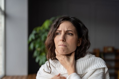 Megfáztam, berekedtem és elment a hangom - káros, ha ilyenkor suttogok? Az orvos válaszol