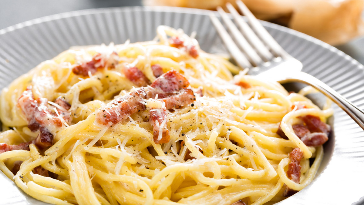 <strong>"Historyczna carbonara Bitwa o Monte Cassino" - takie danie z makaronu znalazło się w menu restauracji, położonej na wzgórzu na terenie walk, stoczonych podczas II wojny światowej m.in. przez żołnierzy II Korpusu Polskiego. Zdumiony jest Związek Polaków we Włoszech.</strong>