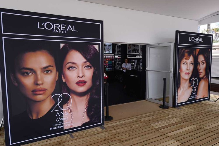 Liderem tegorocznego zestawienia po raz piąty z rzędu został L’Oréal Paris, marka należąca do grupy L’Oreal. Francuska marka jest dziś warta 23,9 mld dol., o 2 proc. więcej niż rok temu. Cała grupa L’Oréal, która jest właścicielem ponad 30 marek,  jest obecna w ok. 140 krajach świata i zatrudnia ponad 89 tys. pracowników.  fot. fotokibit/shutterstock