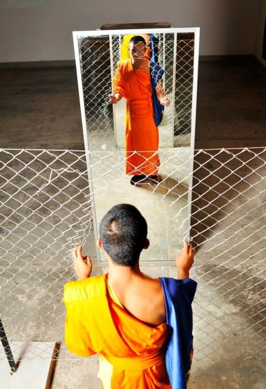 Umetnik je publici ostavlio prolaz uslovljen pogledom na sopstveni lik (Foto: K Landwer-Johan)