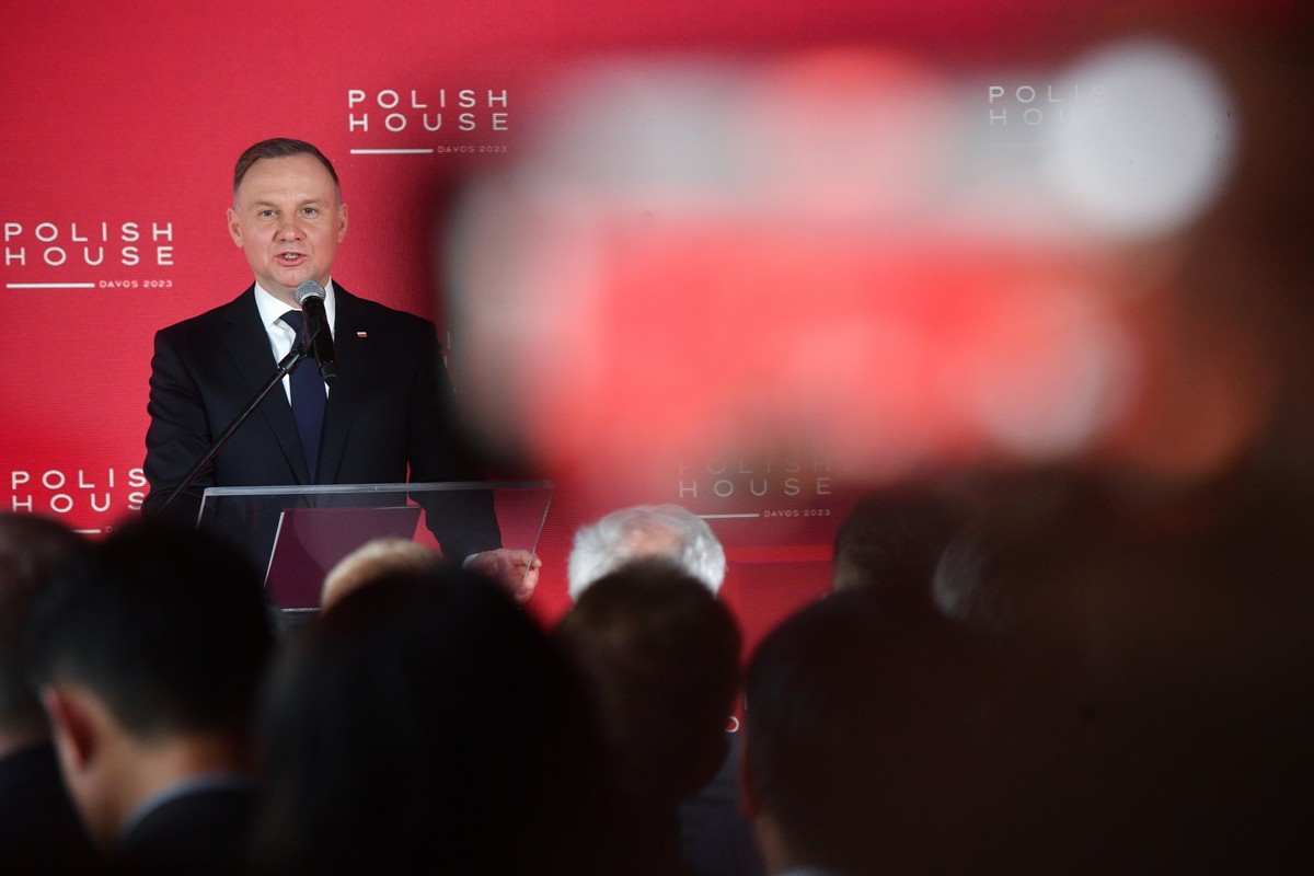 Andrzej Duda podczas wystąpienia w Domu Polskim w Davos
