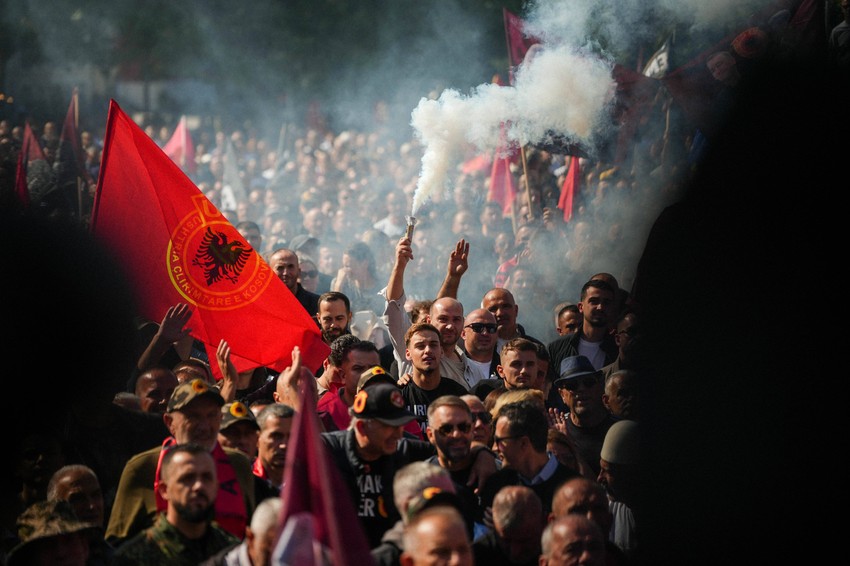 Neredi u Prištini zbog presude Tačiju