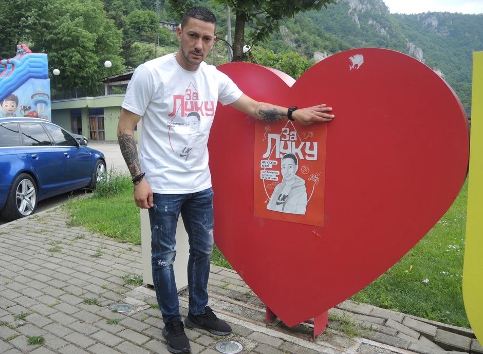 Nebojša moli sve da od 18 do 45 godina daju uzorak krvi sa željom da mu spasu sina