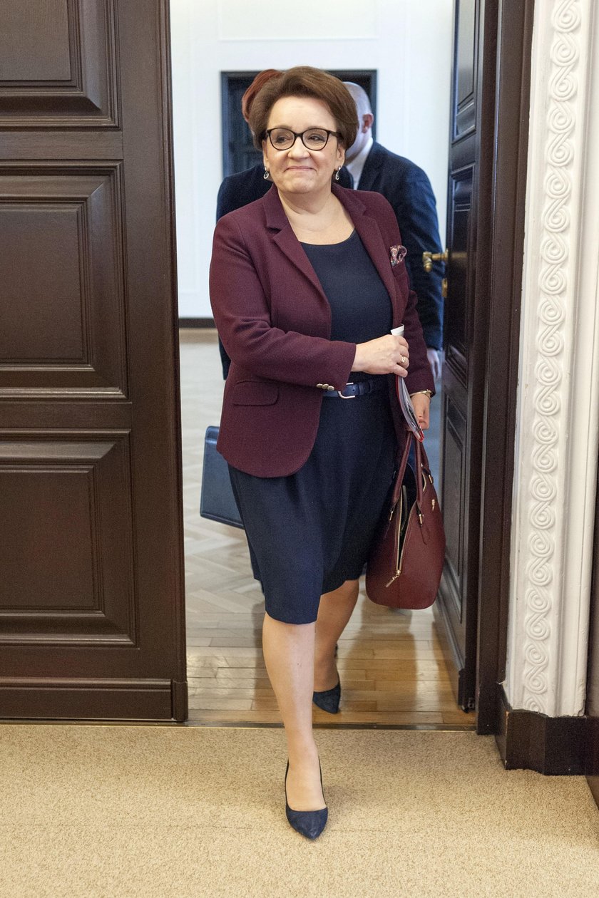 Gdzie zniknęła minister Zalewska? Beata Szydło tłumaczy