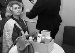 Pani Walewska, Zielone Jabłuszko... To były kultowe kosmetyki PRL-u  [FOTO]