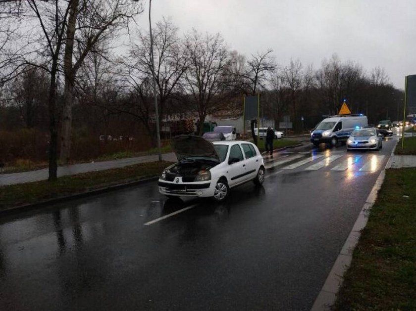 W opiekunkę z dziećmi wjechał samochód. Dramat w Skarżysku-Kamiennej