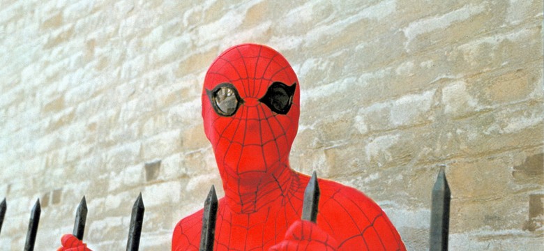Włamywacz udawał Spider-Mana w Warszawie. Zwisał z sufitu w garderobie