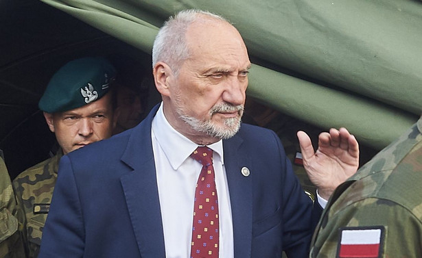 "Macierewicz musi odejść, żeby stało się tak, jak chce prezydent"