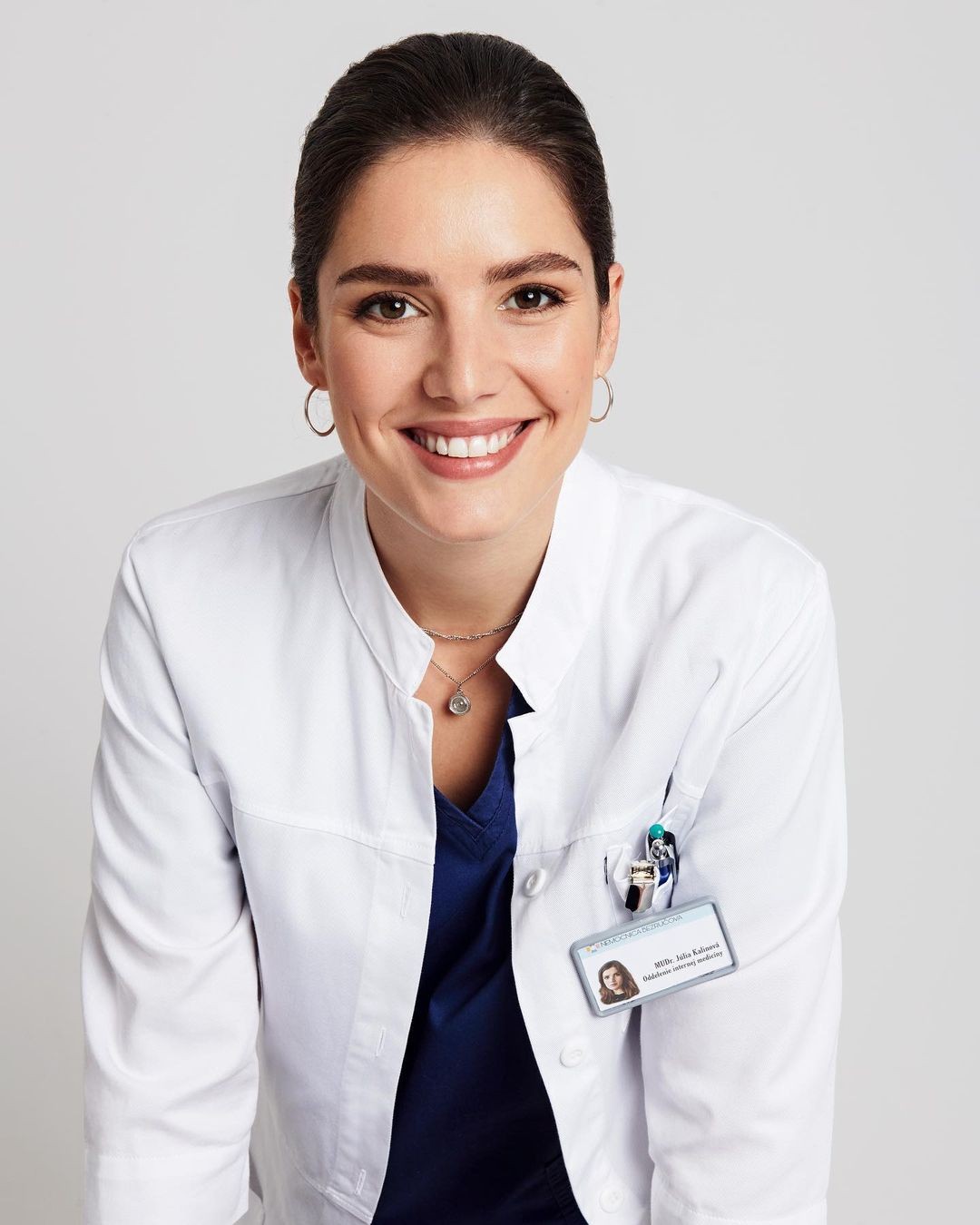 Sarah Arató.