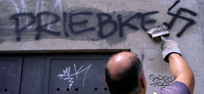 Krzyż z numerem. Potajemny pogrzeb nazistowskiego zbrodniarza