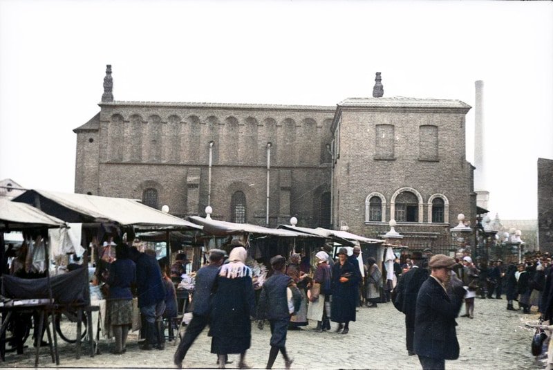 Krakowski Kazimierz. Tandeta na Szerokiej w 1936 roku. Źródło: Narodowe Archiwum Cyfrowe.