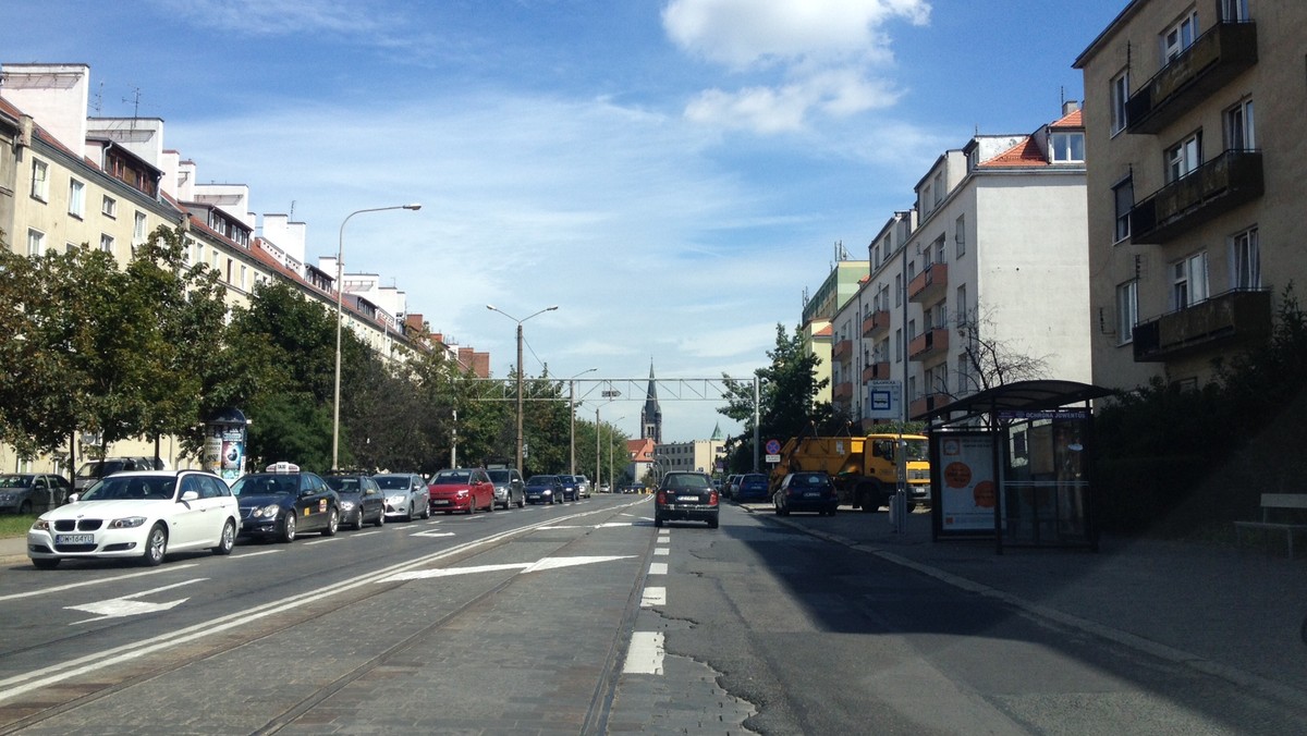 Miejscy aktywiści chcą, by w budżecie na przyszły rok znalazły się pieniądze na remont kilku ulic, które od wojny niewiele się zmieniły. Chodzi m.in. o ulice: Pomorską, Gajowicką i Kościuszki. Petycję w tej sprawie społecznicy złożyli do prezydenta Wrocławia Rafała Dutkiewicza.