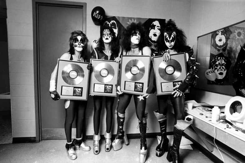 Oryginalny skład zespołu. Od lewej: Peter Criss, Ace Frehley, Paul Stanley i Gene Simmons