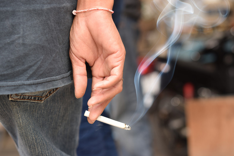 Palenie wyrobów tytoniowych czy zła dieta mogą wpłynąć na wzrost liczby zachorowań na raka