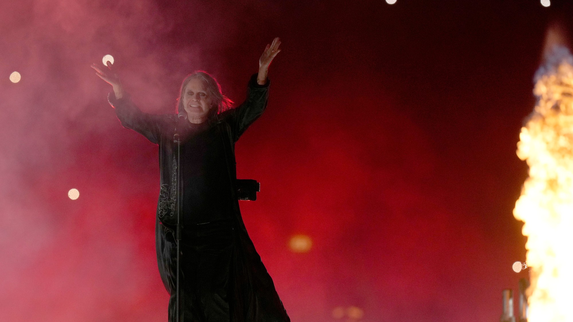 Spevák Ozzy Osbourne sa rozlúčil s fanúšikmi.