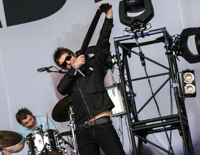 Liam Gallagher na festiwalu w Glastonbury