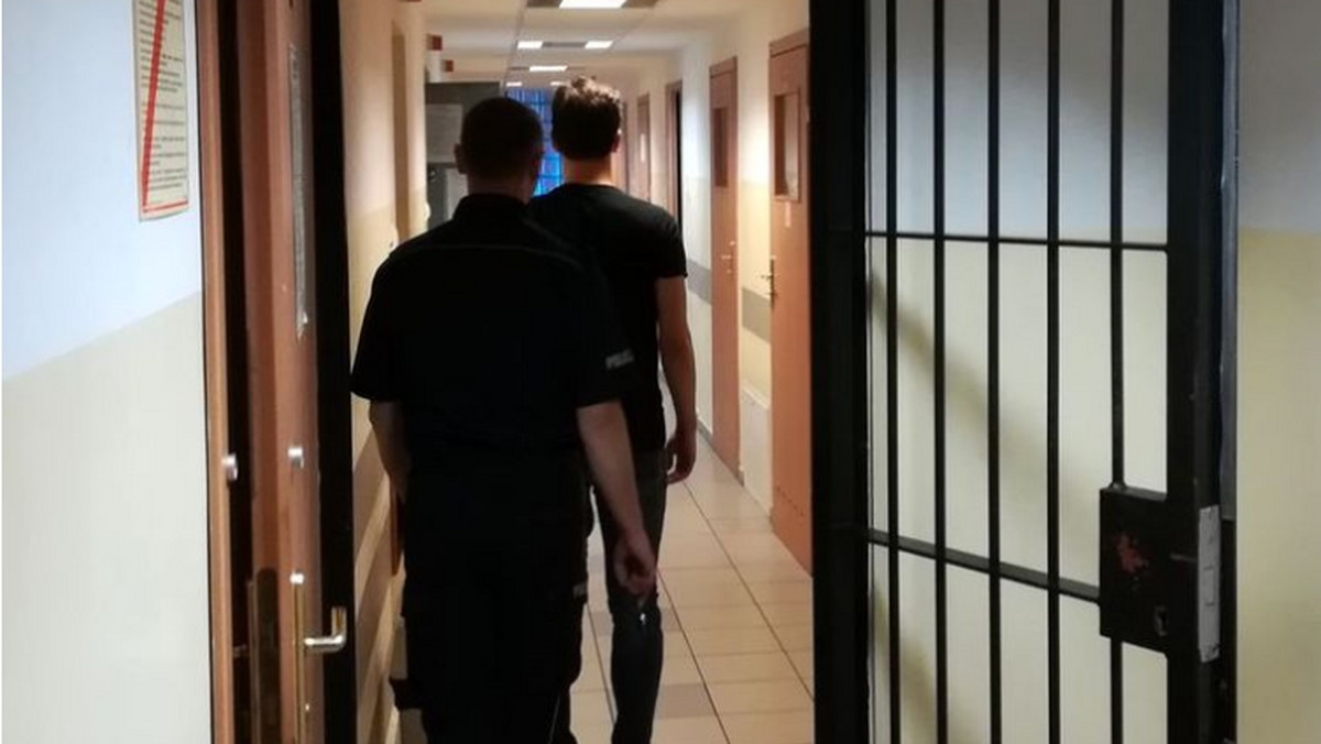 Gdynia: policjanci zatrzymali 23-latka podejrzanego o gwałt na obywatelce Norwegii