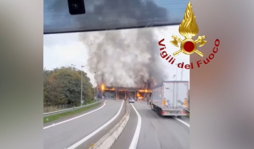 Požar na naplatnoj rampi