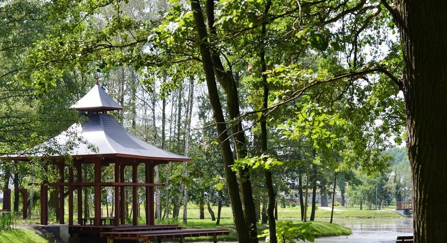 Zespół Pałacowo-Parkowy w Żmigrodzie. 