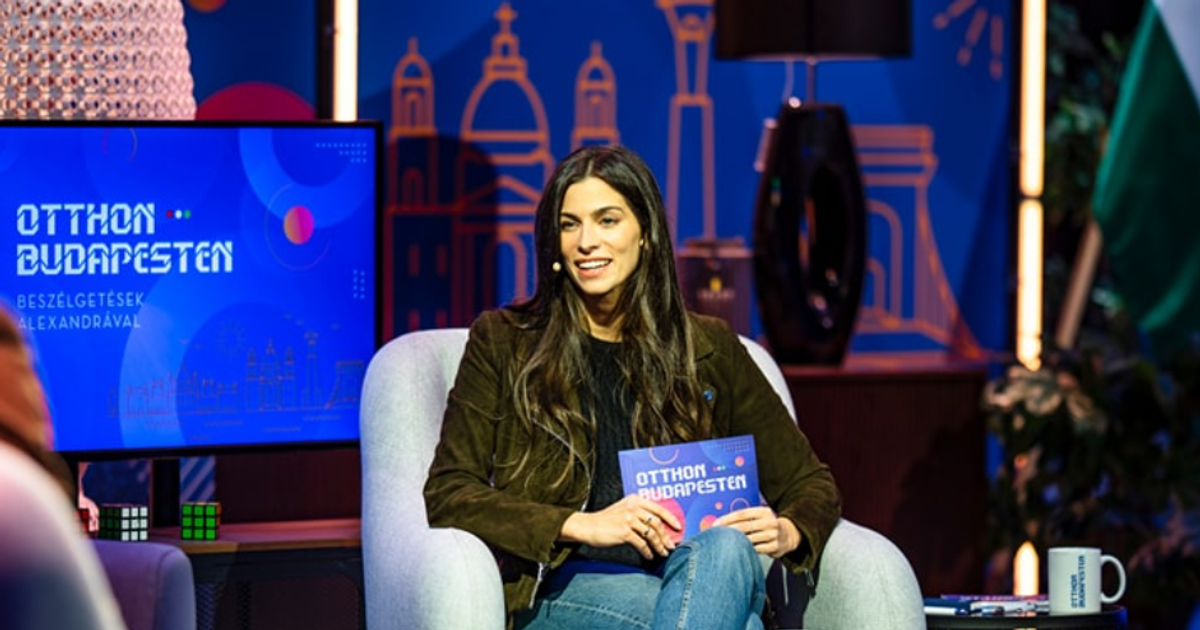 Talk show házigazdának csapott fel Szentkirályi Alexandra: Szijjártó Péter csak neki árulta el, néha küszöbtől küszöbig hazafut a minisztériumból