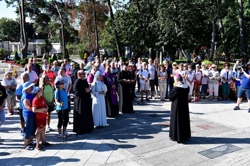 Piesza pielgrzymka na Jasną Górę. Znajdź siebie na zdjęciach