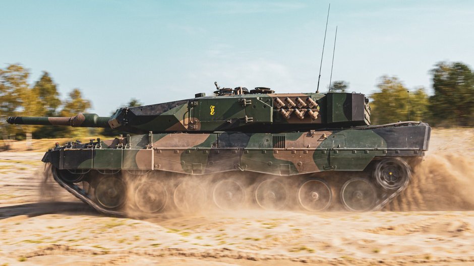 Zawarta umowa przewiduje modernizację 142 czołgów Leopard 2A4 do wariantu Leopard 2PL. 