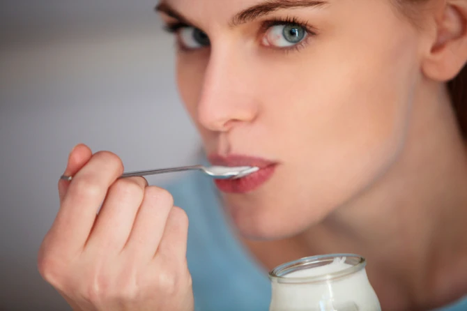 Jogurt u kombinaciji sa mlevenim lanenim semenom idealan je za bolju probavu i smanjen osećaj gladi
