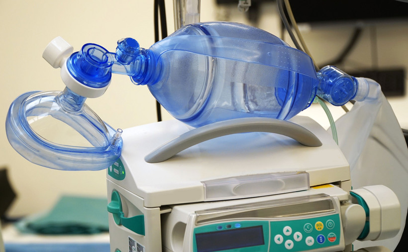 Tydzień temu z pomocy respiratora korzystało 1271 pacjentów z COVID-19, a w piątek 28 stycznia Ministerstwo Zdrowia podało, że takich pacjentów jest 1074