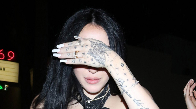 Noah Cyrus szexi cuccban nyomta szilveszterkor / Fotó: Northfoto