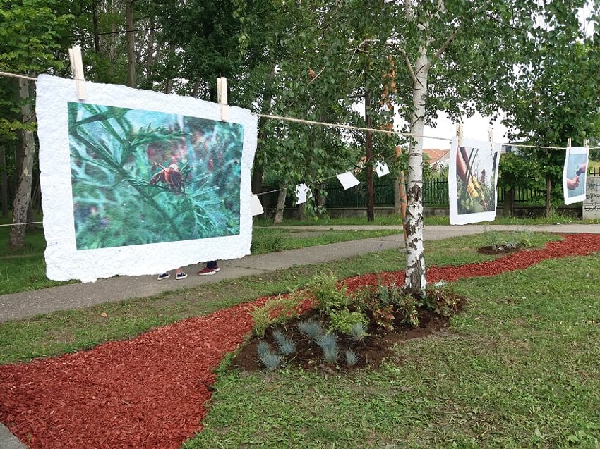Izložba fotografija na ručno izrađenom recikliranom papiru