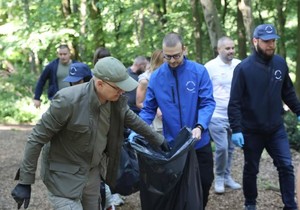 Vučević u akciji čišćenja Fruške gore