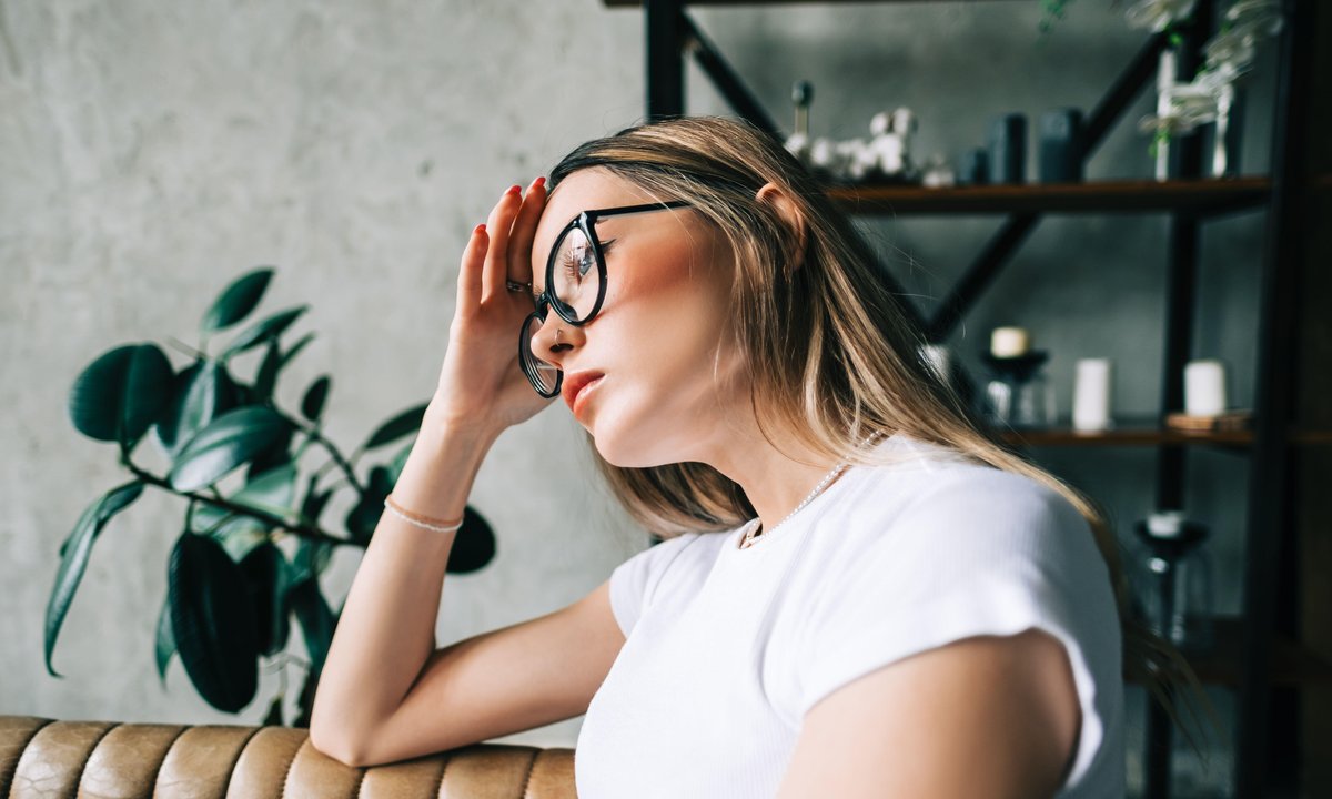 Z wiekiem dystans do siebie rośnie. Tak rodzi się poczucie bycia obcym