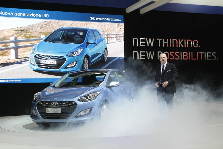 Salon samochodowy w Bolonii