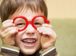 Jak zadbać o prawidłowy wzrok dziecka przed powrotem do szkoły?
