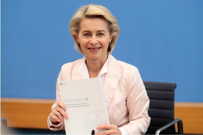 Ursula fon der Lajen je predstavila "Belu knjigu"