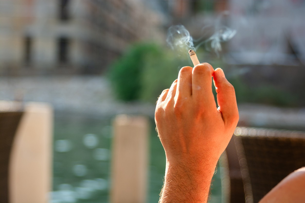 Za cigaretu v zakázanej zóne môžete dostať vysokú pokutu. (ilustračné foto)