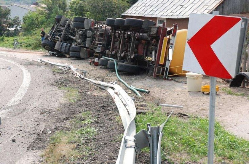 Wpadła do kabiny pędzącego TIR-a! Ma tylko siniaki...