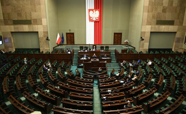 Tarcza 3.0: Sejm przyjął część poprawek Senatu. Zmiany m.in. w składkach ZUS dla samozatrudnionych