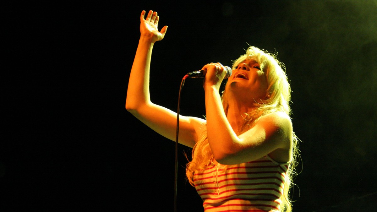 "Krišom me je drogirao, oteo, pa četiri nedelje silovao": Pevačica na vrhuncu slave prošla pakao