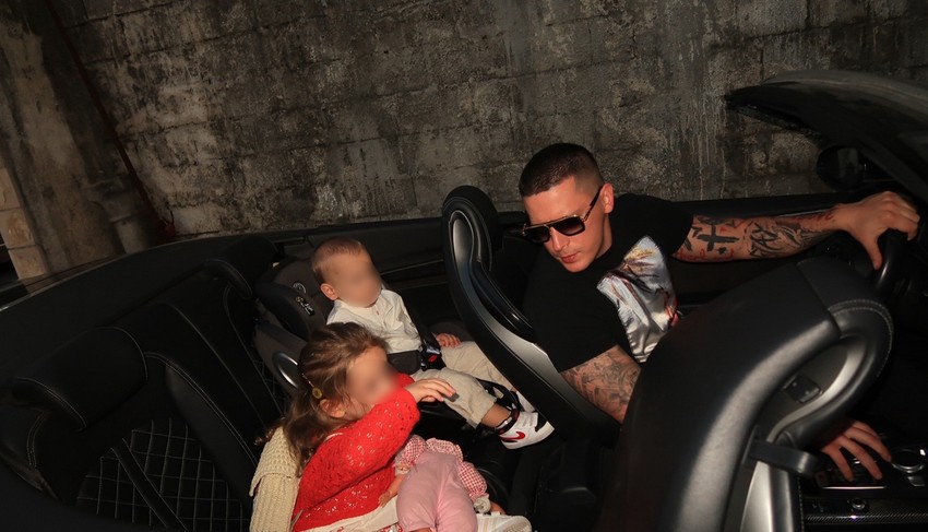 Uroš Panić sa decom 