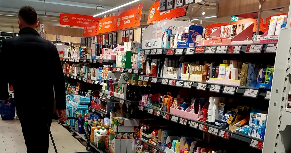 Koło makaronu luksusowy towar. Lidl chce 99 zł. W drogerii nawet dwie stówy