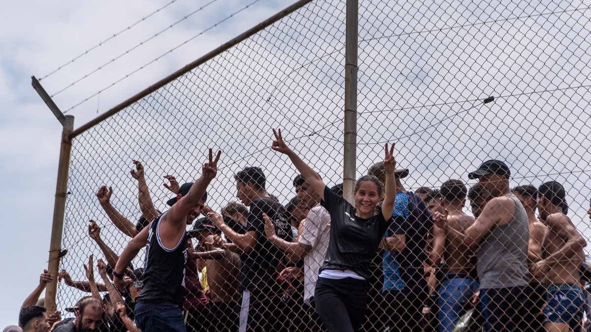 Migranti pokušavaju da pređu iz Maroka u špansku enklavu Seutu, Španija digla vojsku