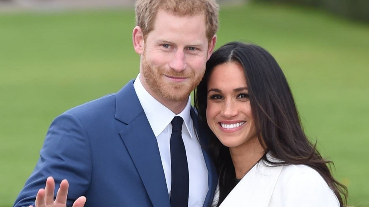 "Najsłodsze życzenia noworoczne od najsłodszego dziecka" - tak fani brytyjskiej rodziny królewskiej skomentowali fragment świątecznego podcastu Meghan Markle i księcia Harry'ego, w którym słychać głos Archiego, który w 2020 r. obchodził roczek. Synek pary życzy wszystkim szczęśliwego Nowego Roku i serdecznie się przy tym śmieje. "Słodkie i magiczne" - komentują internauci.